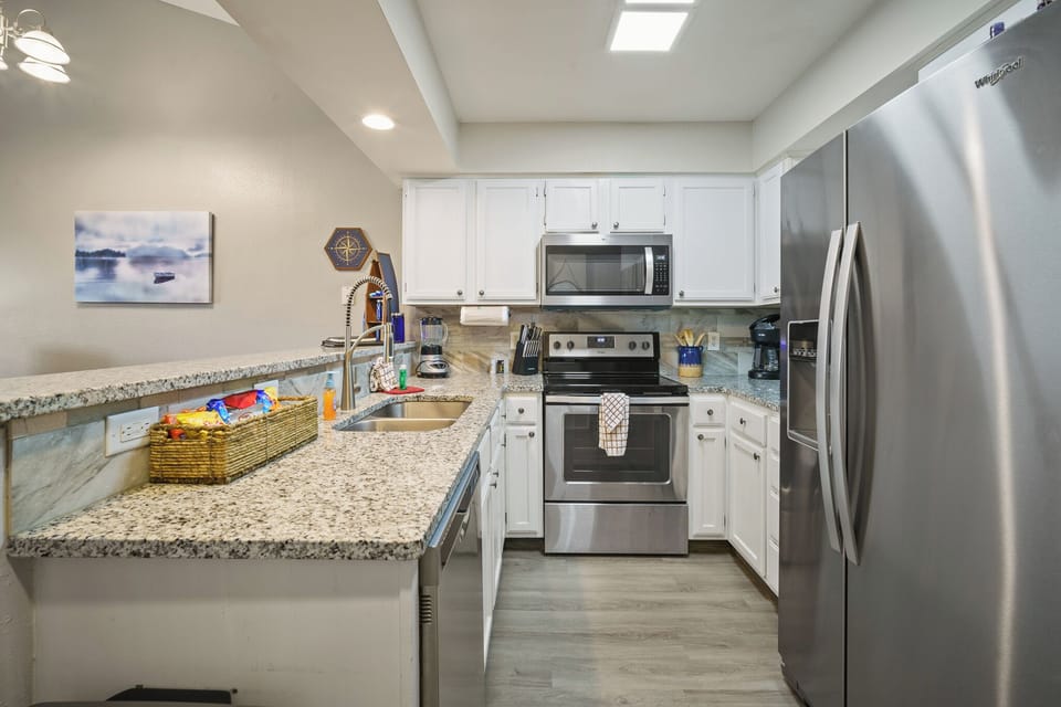 Full Kitchen with Major Appliances