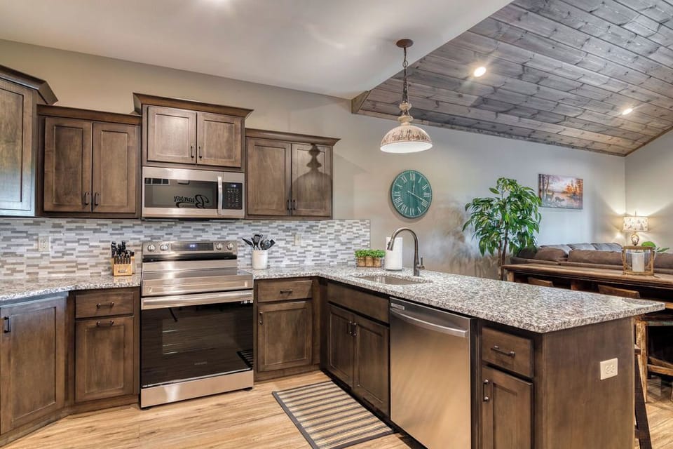 Full Kitchen