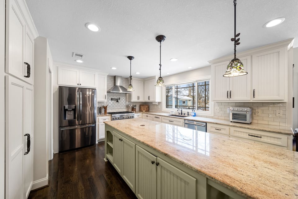 Chef's kitchen for simple or lavish meals with all cooking essentials provided!