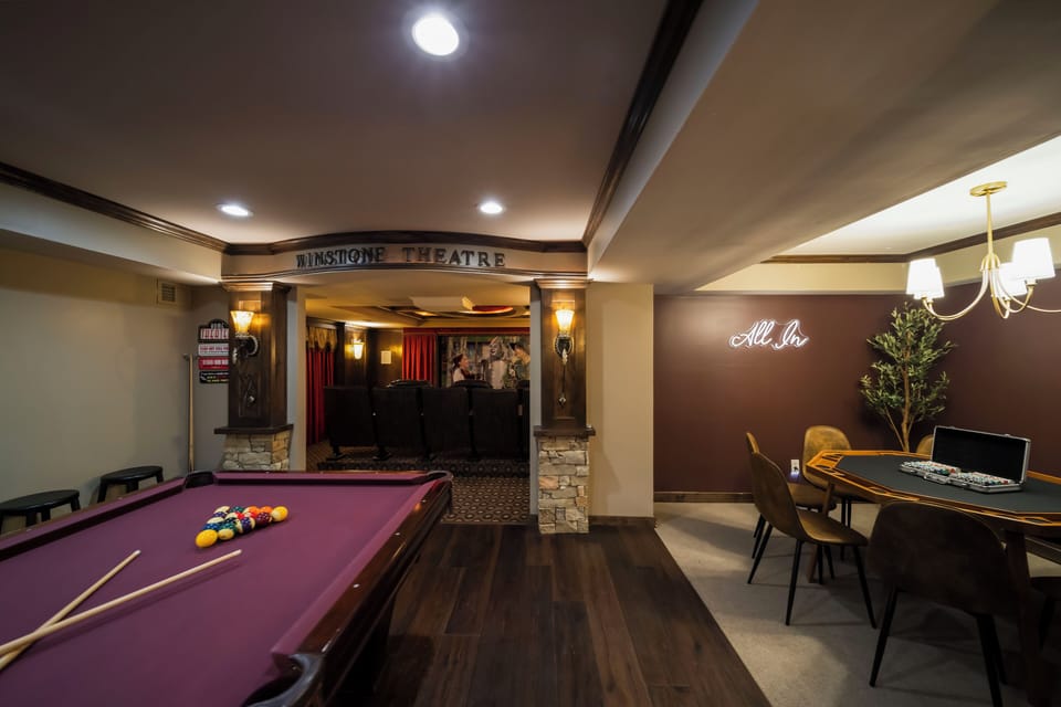 Enjoy your own poker room, pool table and smart-theatre with surround sound!