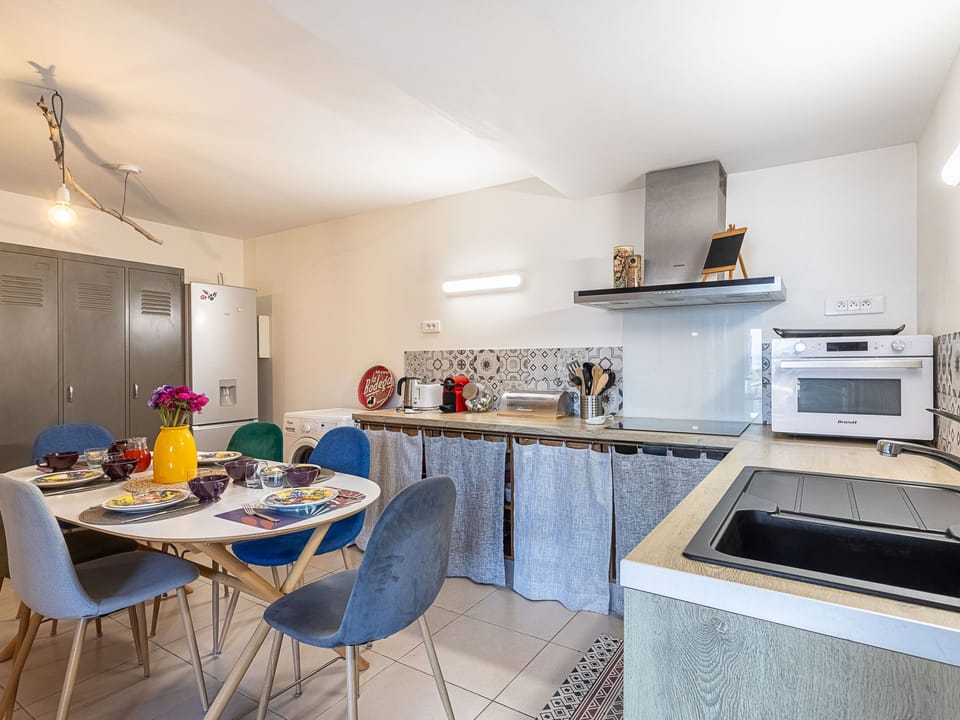 Kitchen / Dining Room