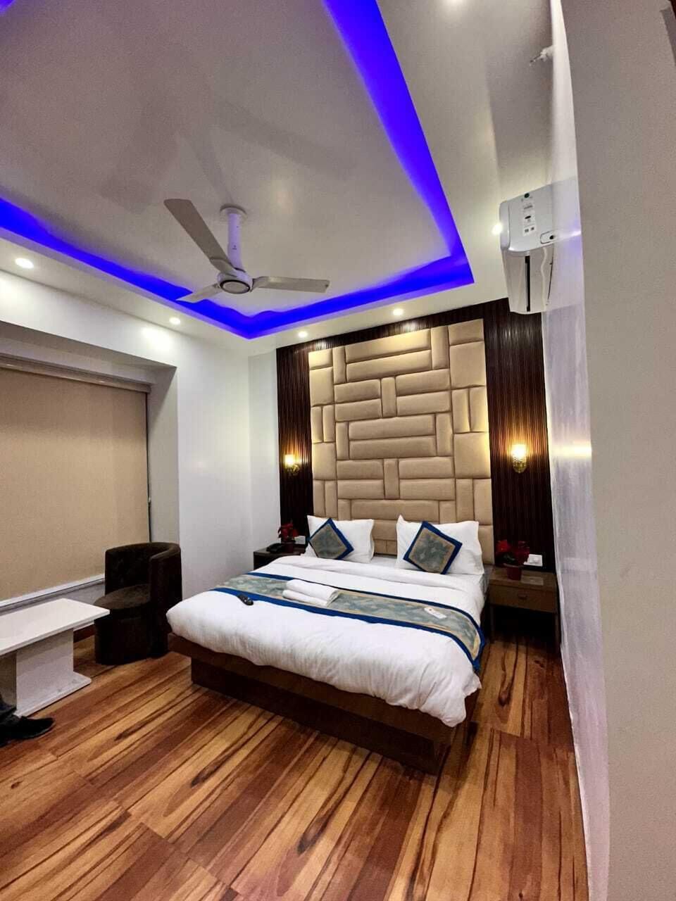 Standard Room | Hypo-allergenic bedding, minibar, desk, laptop workspace