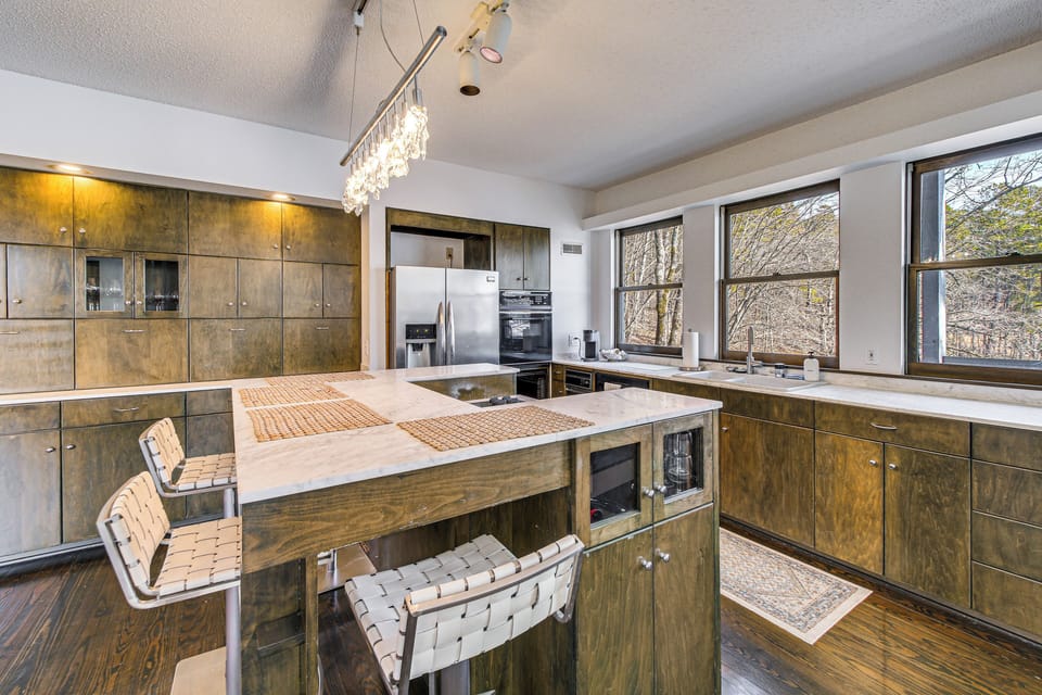 Kitchen | 1st Floor | Keurig Coffee Maker | Dishwasher