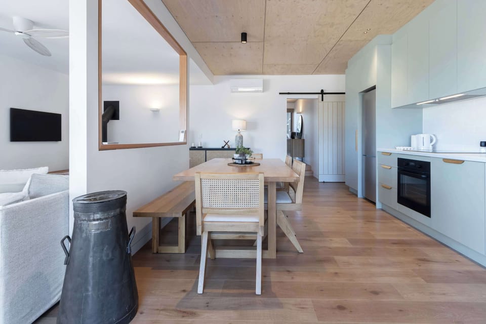 Eat in kitchen as well as alfresco dining