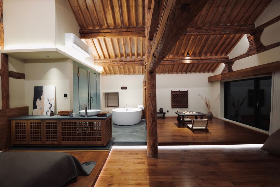 Signature Double Room | WiFi (free), bed sheets