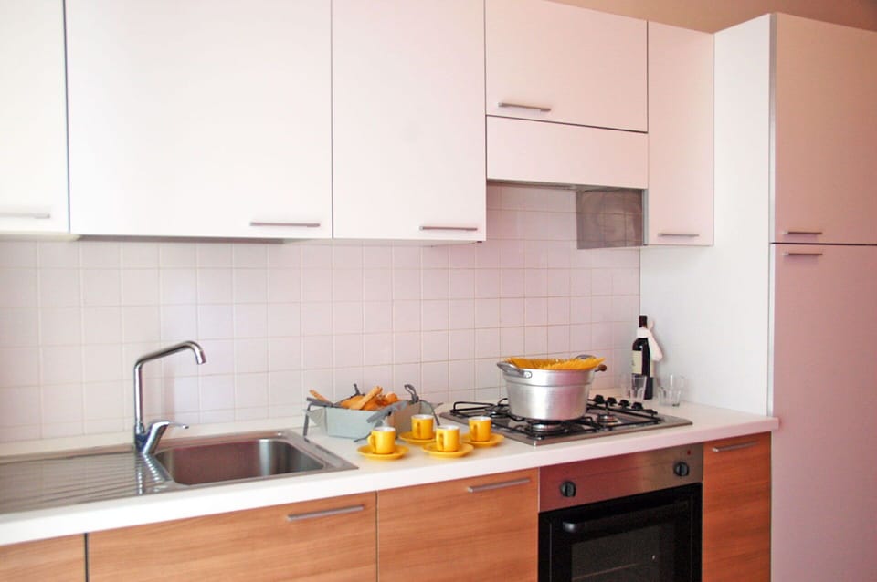 Autumn, Kitchen, Spring, Summer