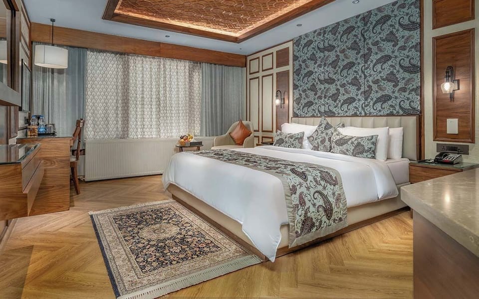 Deluxe Double Room | Blackout drapes, free WiFi