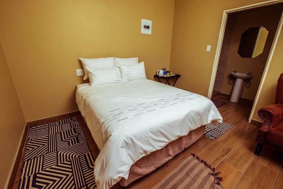 Basic Double or Twin Room | Iron/ironing board (on request)