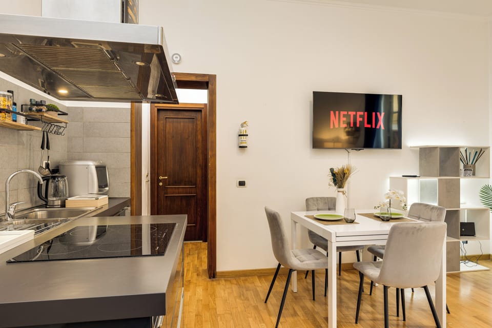 Family Apartment, City View | Private kitchen | Electric kettle