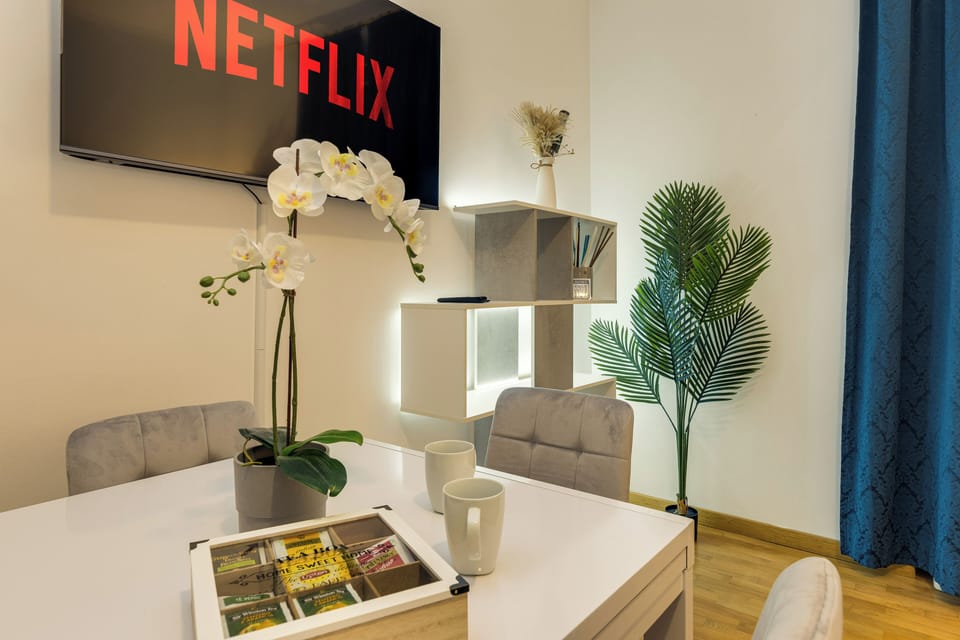 Family Apartment, City View | Living area