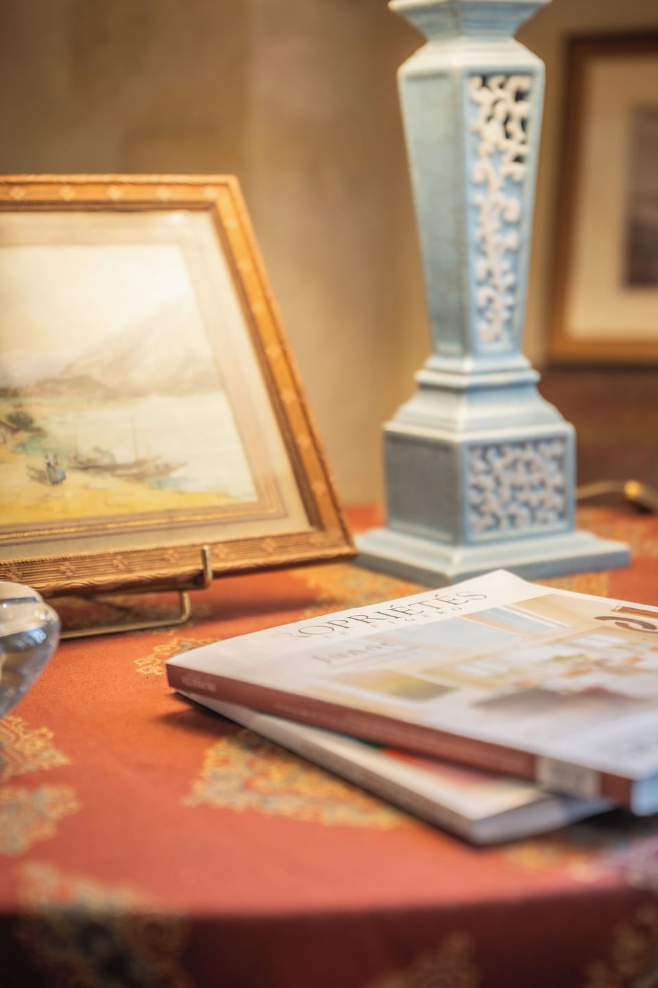 Maison du Meunier | Living area | 99-cm flat-screen TV with cable channels