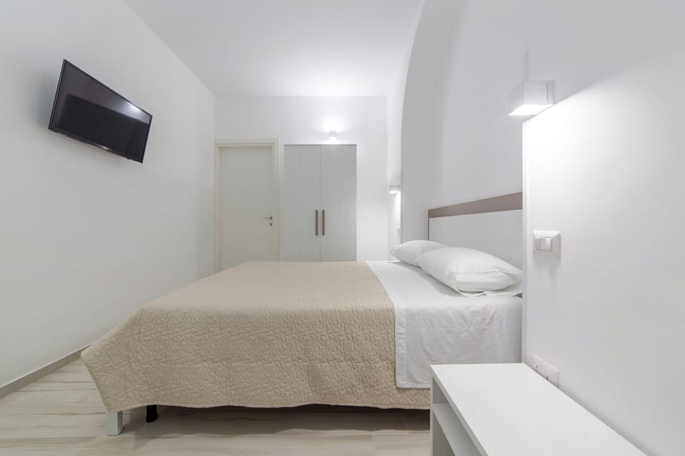 Classic Room | In-room safe, soundproofing, free WiFi