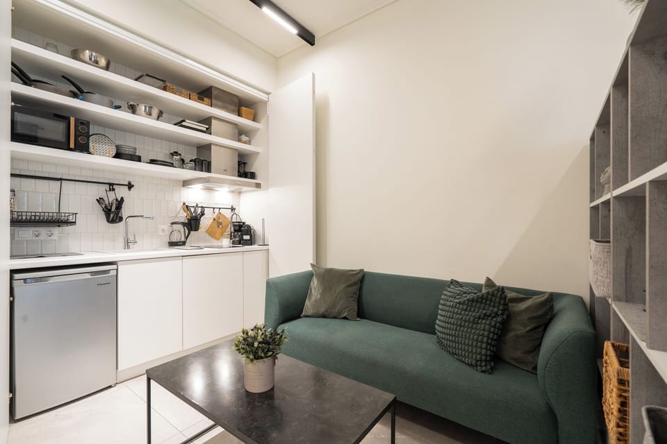 Luxury Studio Suite, Balcony | Private kitchen | Mini-fridge, microwave, stovetop, espresso maker
