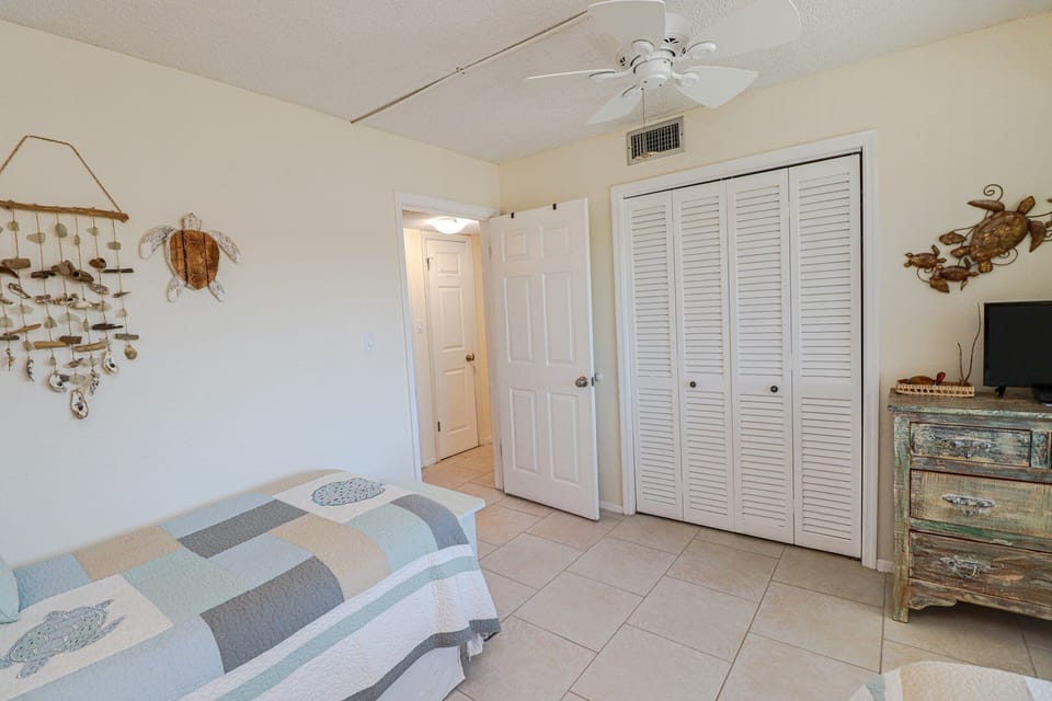 St. Augustine Beach Rentals Guest Bedroom