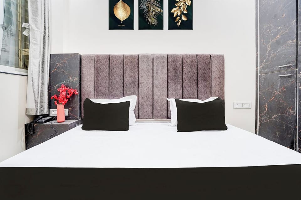 Deluxe Double Room | Rollaway beds (surcharge), WiFi (free), bed sheets