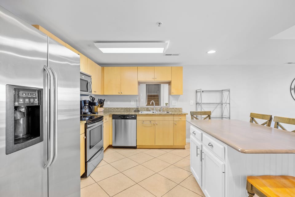 full kitchen