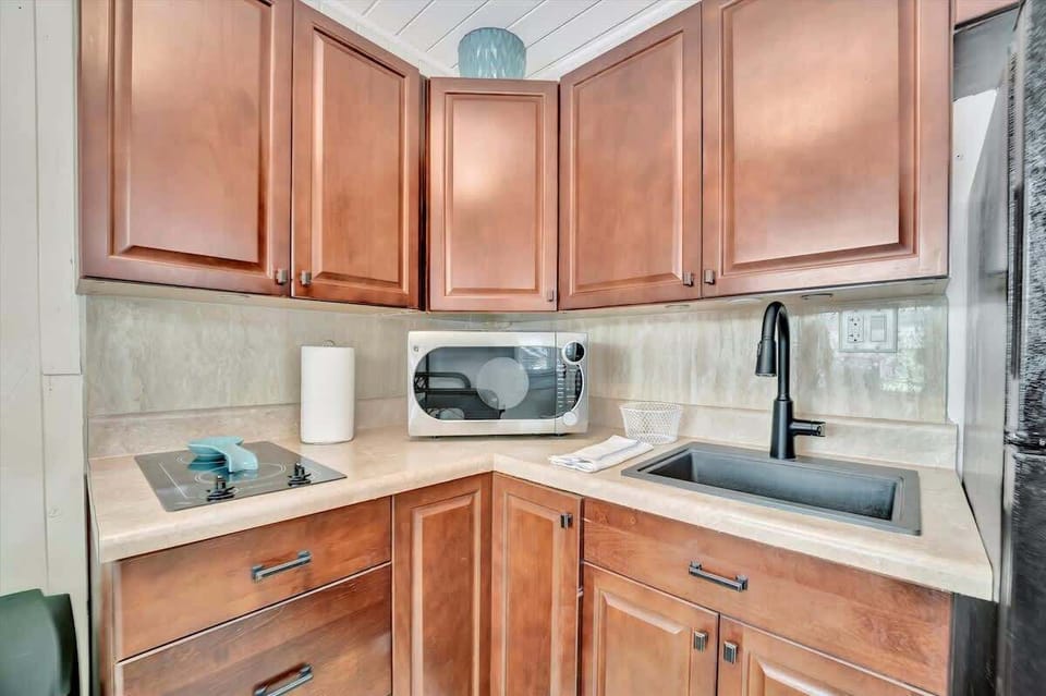 Your functional kitchen corner for quick bites and snacks