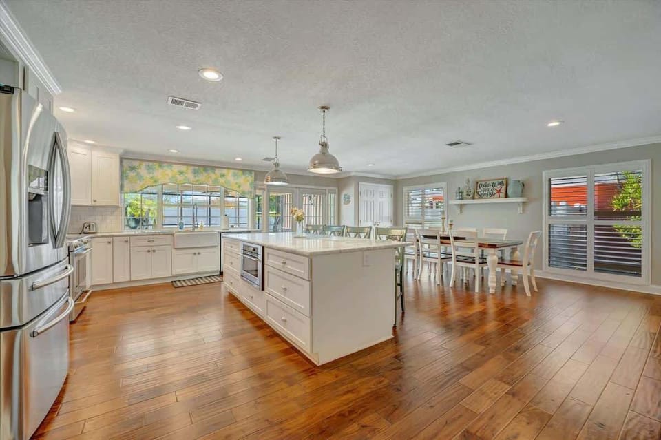 Your dream kitchen away from home – where good food and good times effortlessly mix!