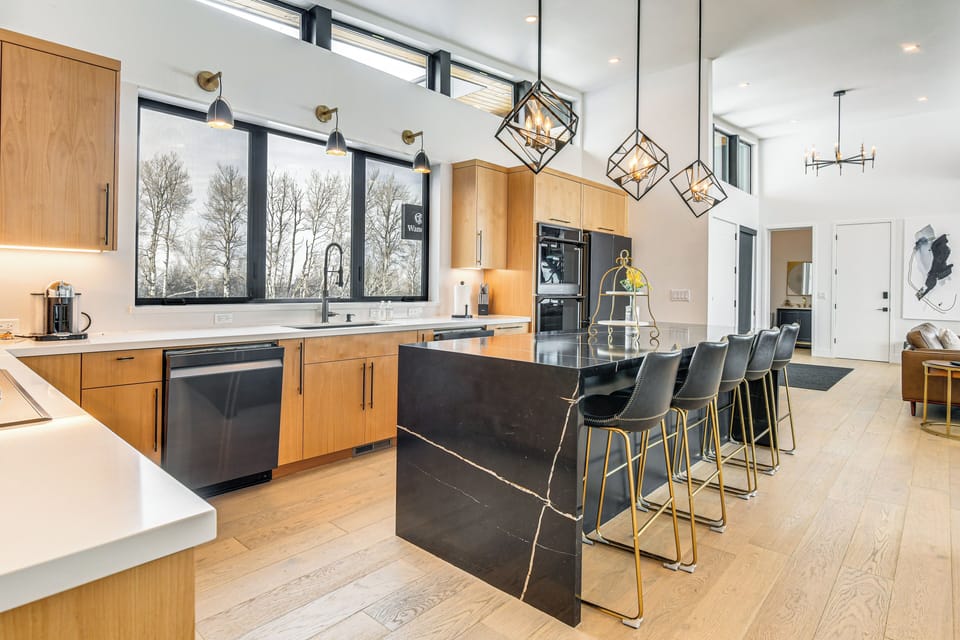 House (5 Bedrooms) | Interior