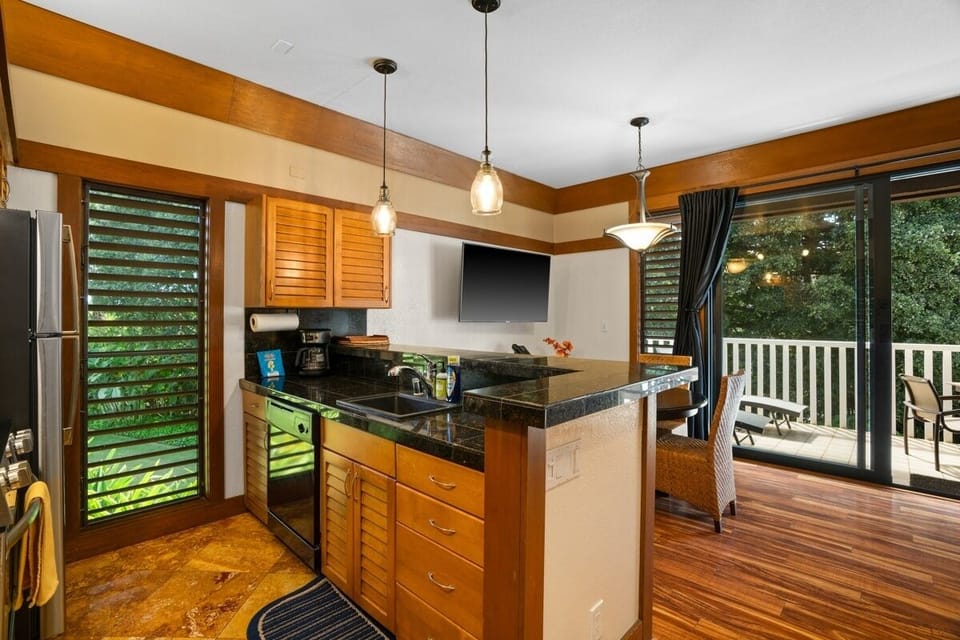 Condo, 1 Bedroom | Private kitchen | Coffee/tea maker, fridge, oven, toaster