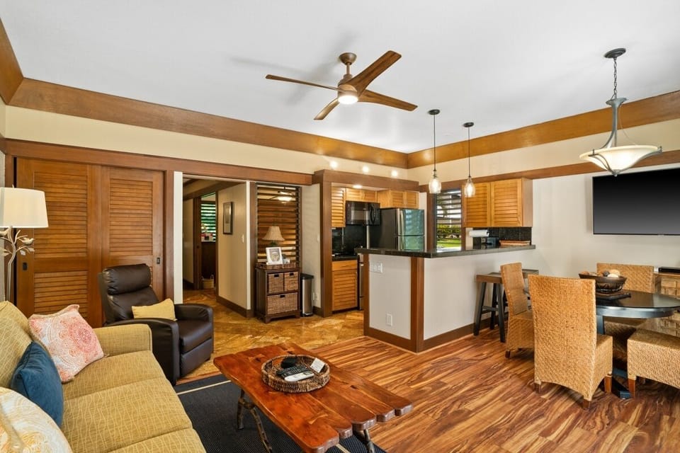 Condo, 1 Bedroom | Living area | Smart TV