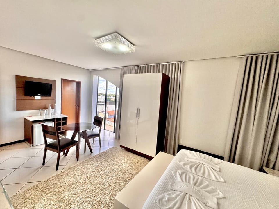 Presidential Studio Suite | Premium bedding, pillowtop beds, desk, free WiFi