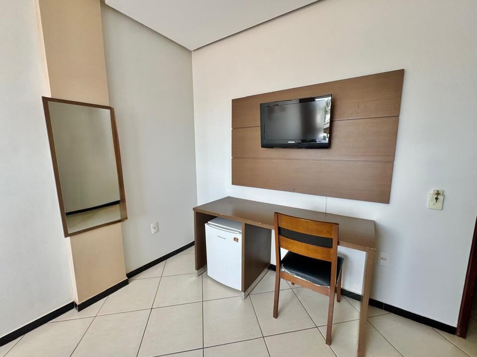 Room | Premium bedding, pillowtop beds, desk, free WiFi