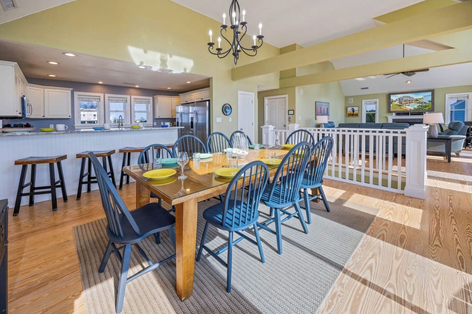 Surf or Sound Realty - 1224 - Ride Like the Wind - Dining Area -2