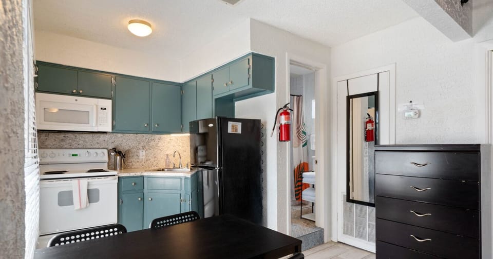 From stovetop masterpieces to dining table feasts—this cozy corner is ready for your culinary creativity!