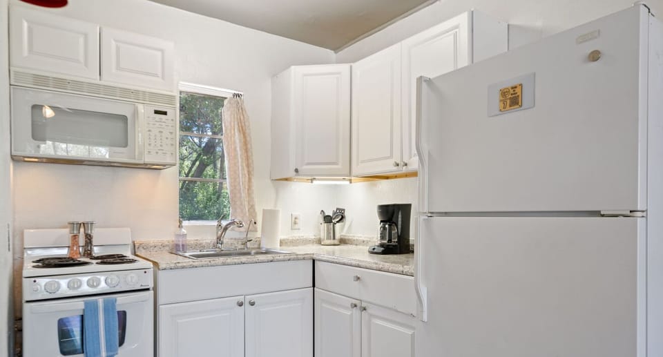 Mini but mighty! Everything you need for easy eats.