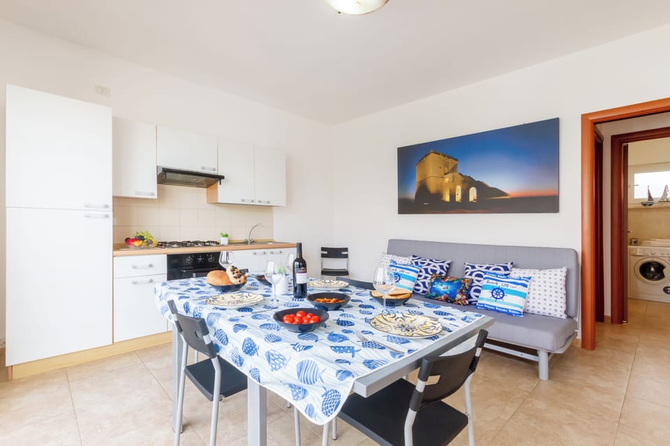 Condo, Sea View | Private kitchen | Fridge, oven, stovetop, cookware/dishes/utensils