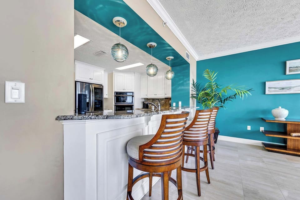 Kitchen bar seating