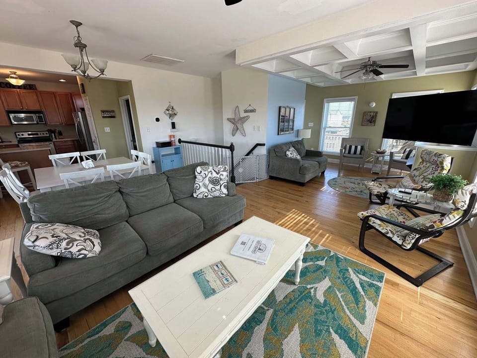 Family Room, 4th Floor