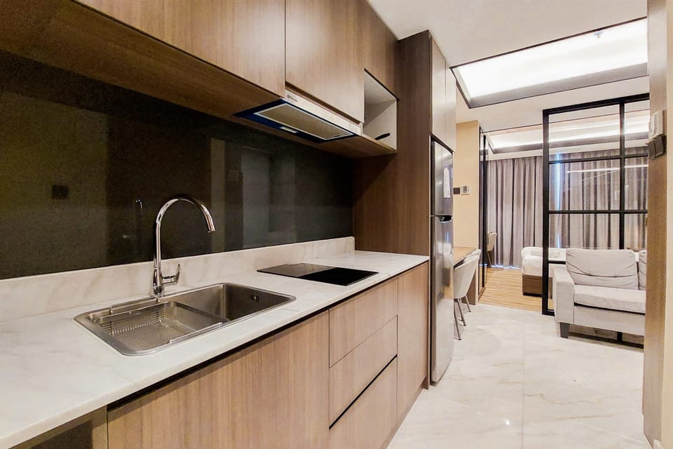 Apartment | Private kitchen | Fridge, stovetop, rice cooker, cookware/dishes/utensils