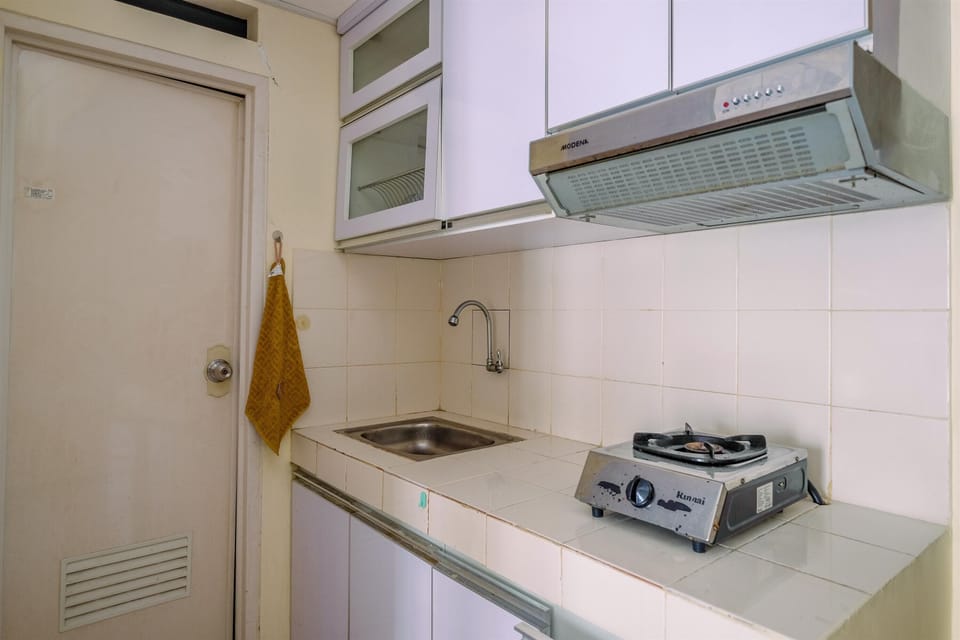 Apartment | Private kitchenette | Fridge, stovetop, rice cooker, cookware/dishes/utensils