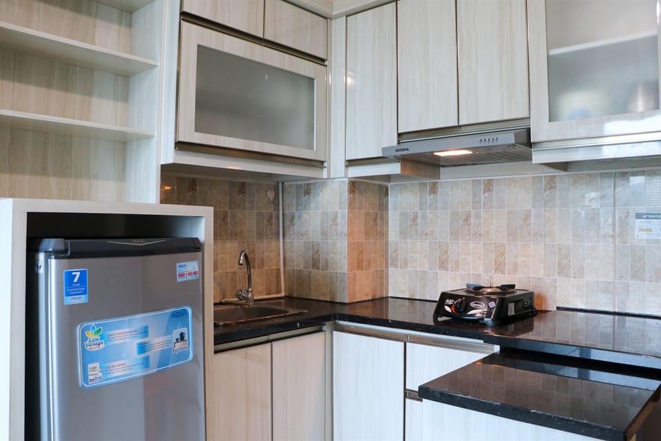 Apartment | Private kitchenette | Fridge, stovetop, rice cooker, cookware/dishes/utensils