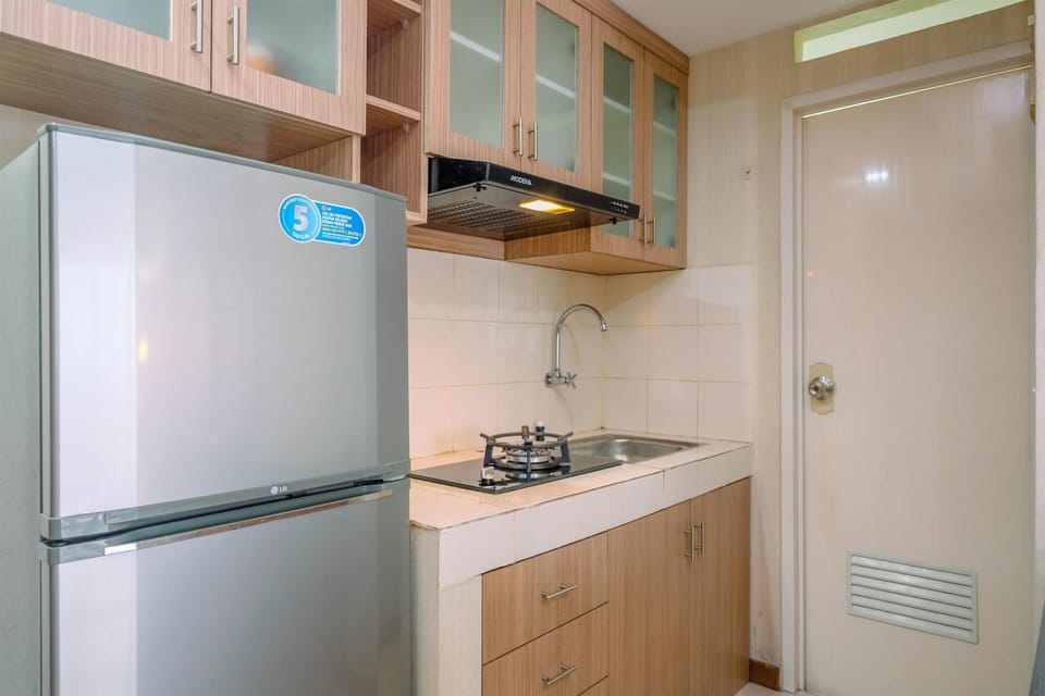 Apartment | Private kitchen | Fridge, stovetop, rice cooker, cookware/dishes/utensils