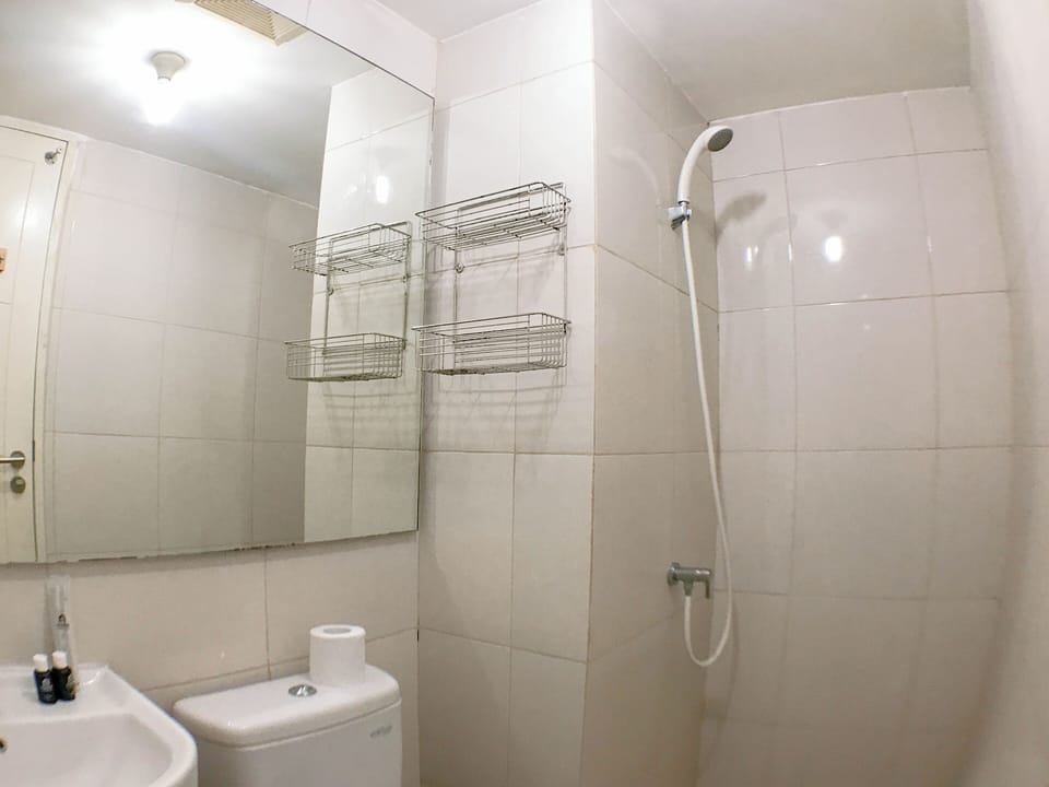 Standard Apartment | Bathroom