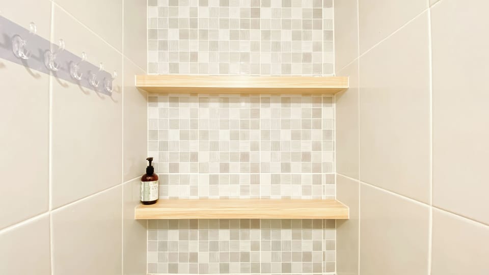 Standard Apartment | Bathroom