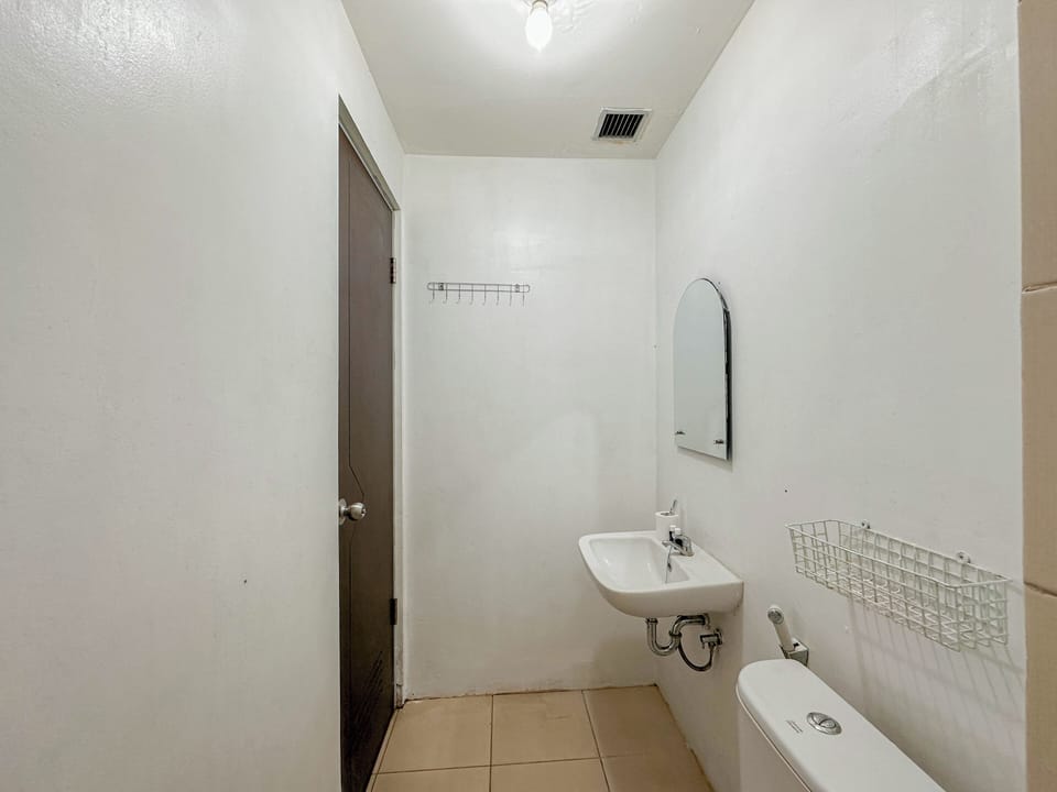 Standard Apartment | Bathroom