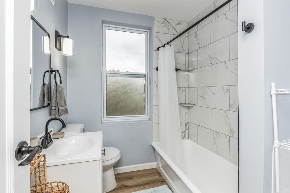 Bathroom with bath tub