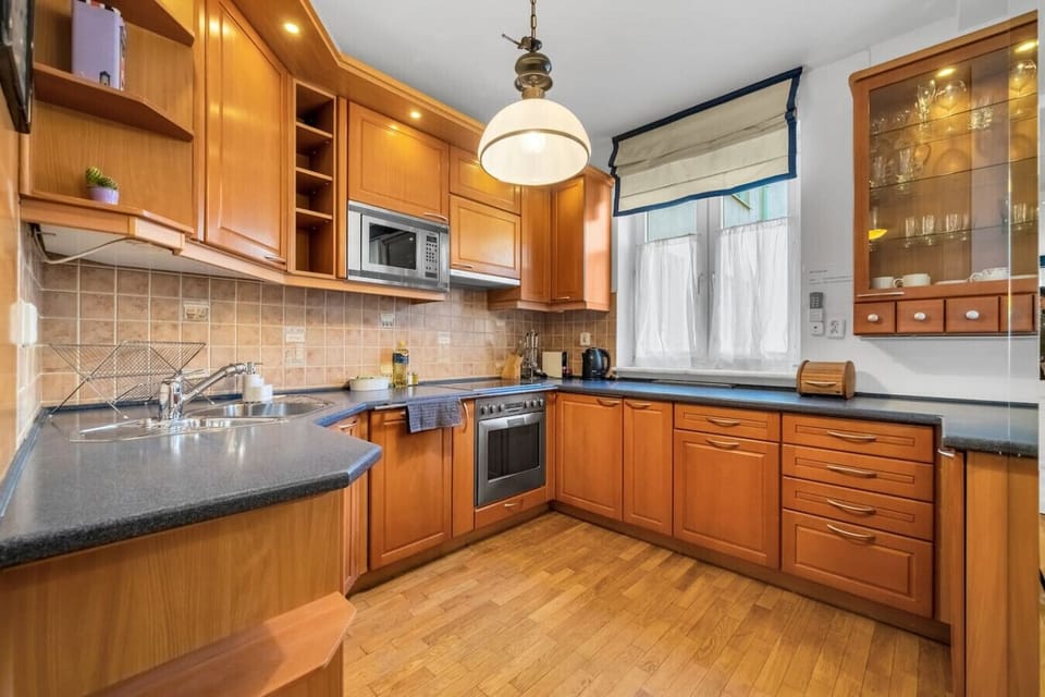 Fully Equipped Kitchen for Your Convenience | Book Now with RENTUJEMY.COM