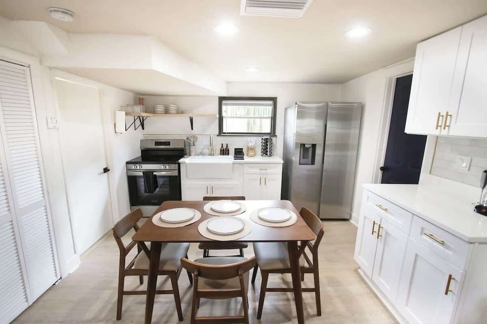 Modern, fresh, and fully equipped — everything you need to create your favorite meals.