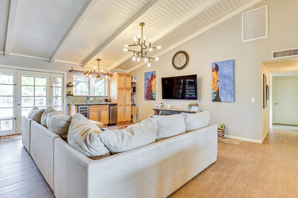 Living Room | Video Library | Board Games | Free WiFi