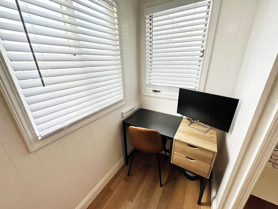 Work desk located in the 2nd bedroom