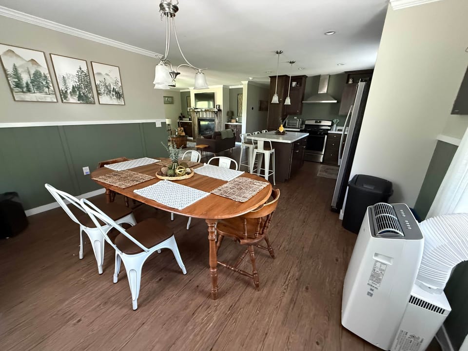 Dining Area with AC
