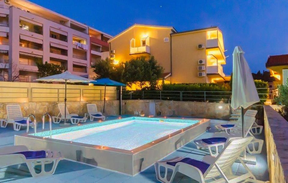 pool