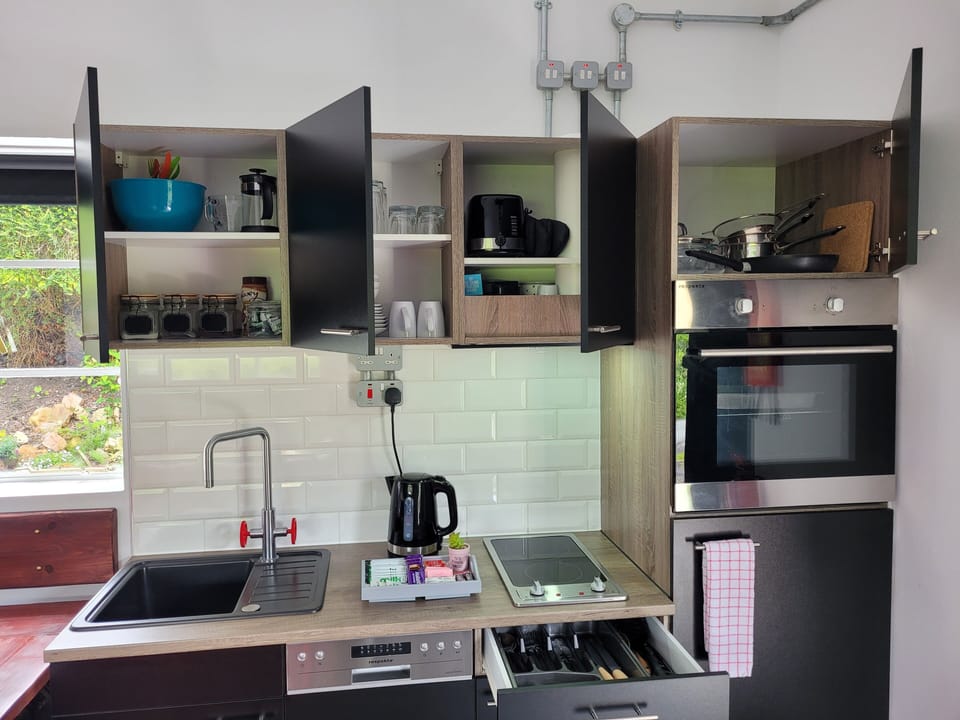 fully equipped kitchen