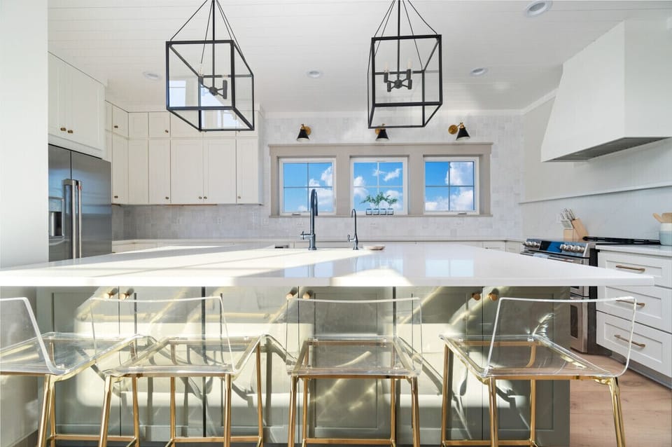 Chefs kitchen with island