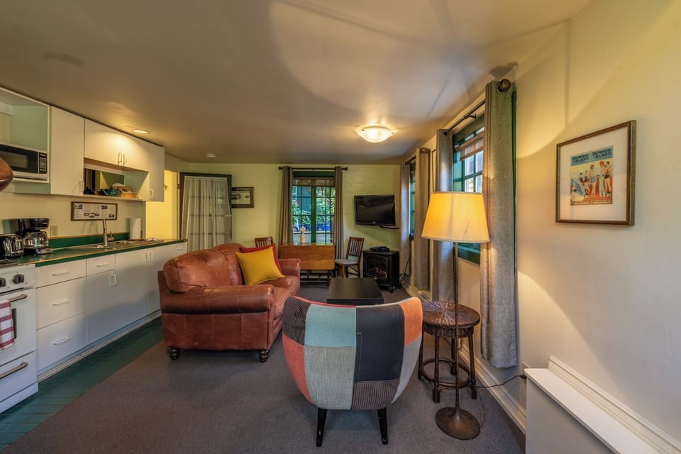 The Captain's Loft | Living area
